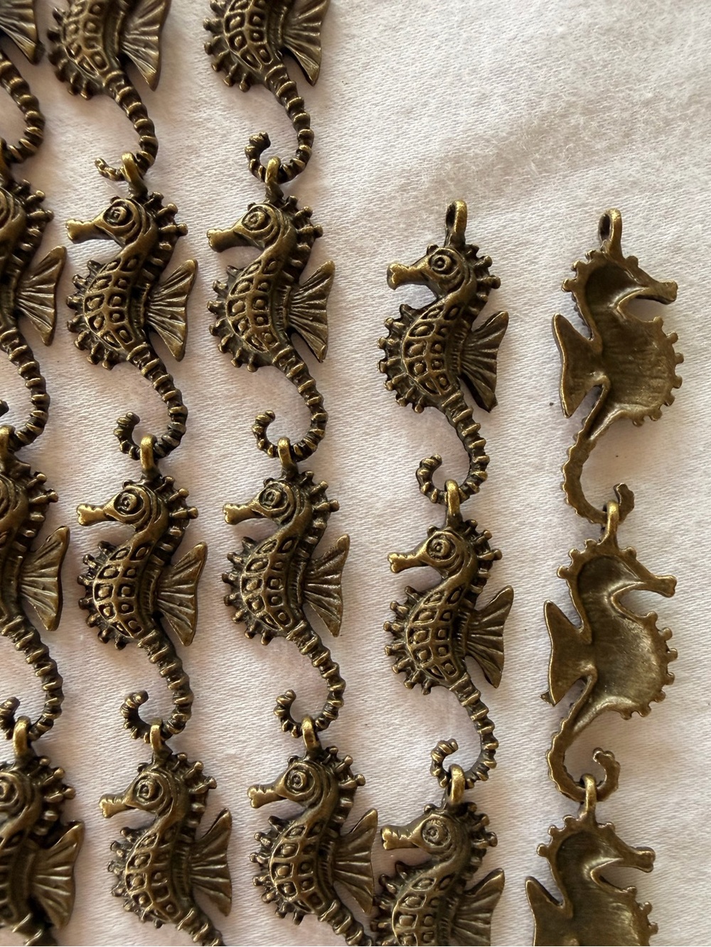 Antique Bronze Seahorse charms - Bronze Home Accent